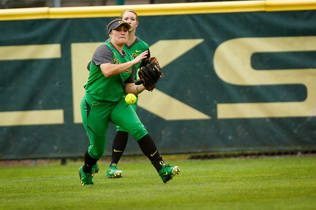 Two Ducks caught the eye of the Pac-12 this week. Oregon softball&#8217;s Koral Costa earned the conference&#8217;s player of the week award, while Duck freshman Gwen Svekis was named freshman of the week, the conference announced Monday afternoon. Costa powered the Ducks to a three-game sweep over rival Oregon State &#8230;