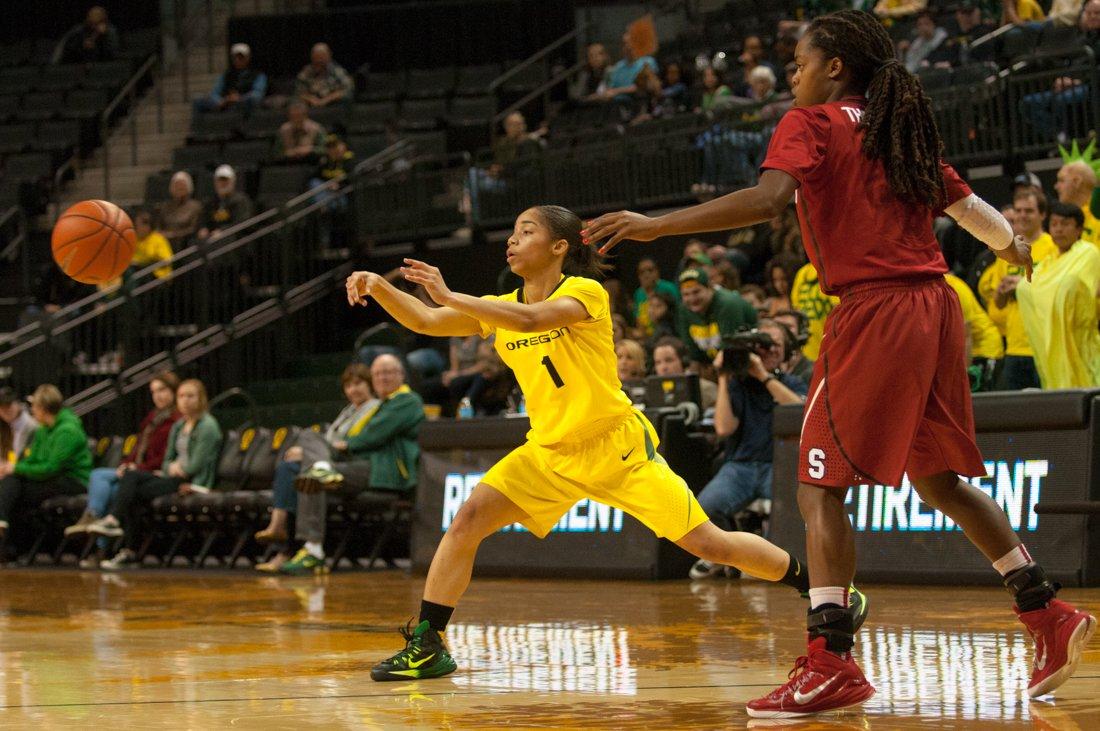 Photos: Oregon Ducks upsets No. 19 Stanford 62-55