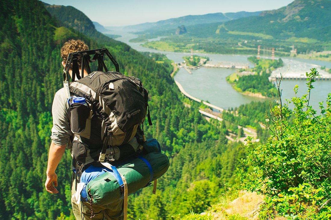 Oregon junior Jake Marcy gazes at the Boneville Dam as it generates electricity for the majority of Oregon. (Cole Elsasser/Emerald)