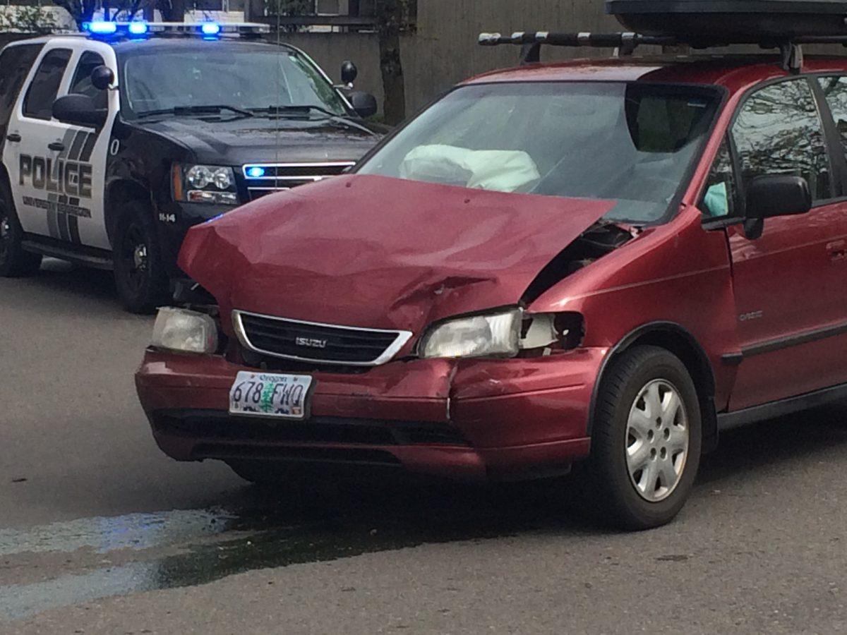 Car crash at 12th and Patterson briefly closes one lane of traffic