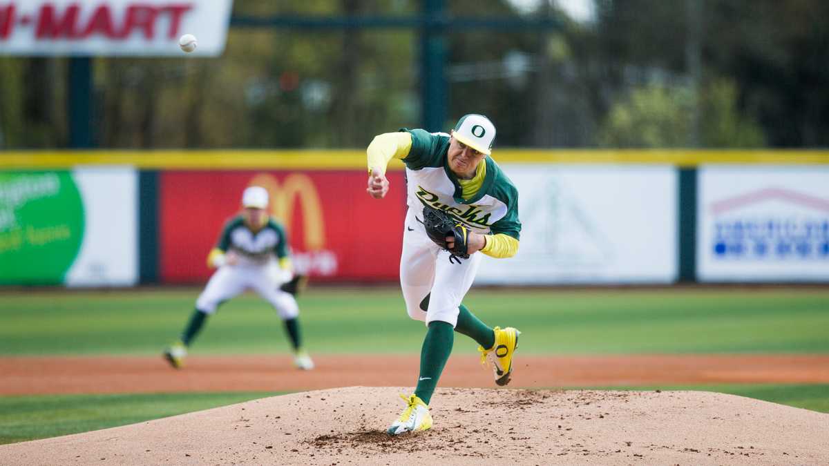 Keep up to date with Oregon athletics with the Emerald Quick Hits.