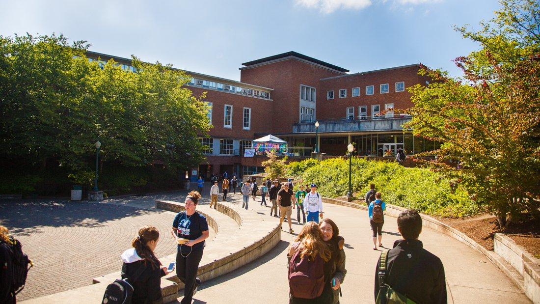 After a year of campaigning, advocates for green energy are close to powering the new Erb Memorial Union with solar panels. OSPIRG and the Sustainability Coalition have been advocating for increased solar energy use in Oregon throughout the year, but within the past few weeks, both groups have made statewide &#8230;