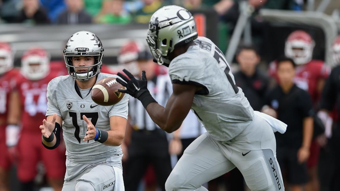 <p>When in doubt, give the ball to Royce Freeman. That’s been the theme of the Oregon football team in the first half. Freeman has 12 carries for 135 yards and one touchdown as the Ducks (3-2) lead Washington State (2-2) 17-14 at the half. Jeff Lockie got the start for Oregon …</p>