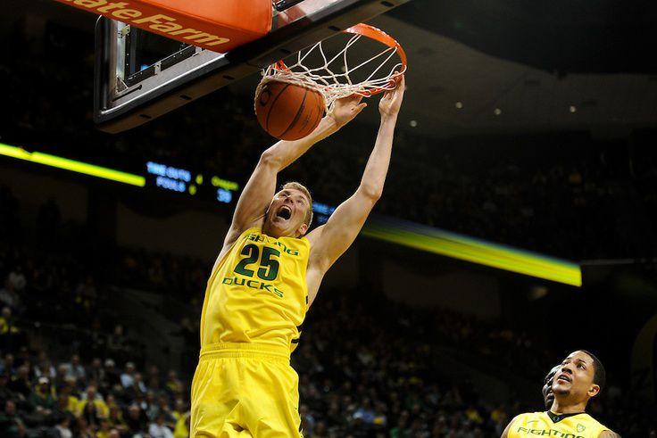 <p>— E.J. Singler, a former Duck Basketball star and South Medford High School standout, signed with the Utah Jazz Wednesday afternoon.  The 6-foot-6 guard spent last season playing in Estonia. — Oregon sophomore Megan Condor is taking action on her road to recovery for the Duck’s golf team. Condor spent the majority of the …</p>