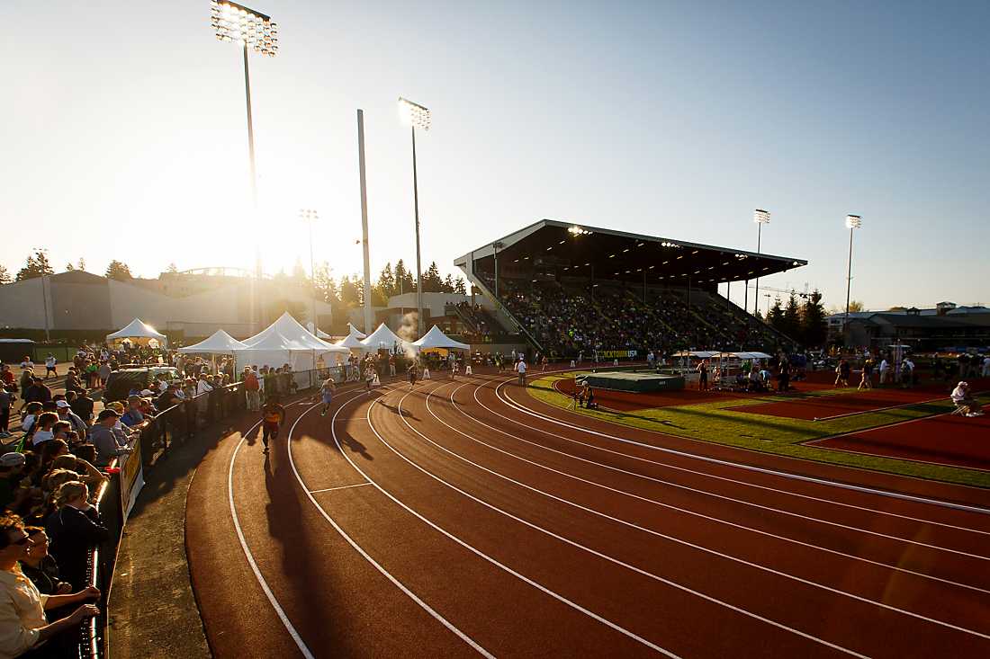 The Oregon track and field program will be welcoming 13 new members after signing them&#160;Thursday afternoon during the 2015 National Signing Week. The group of newcomers has combined for 38 State Championships and six National Championships. The&#160;athletes come from nine different states and Australia. Excited to welcome 13 new Ducks &#8230;