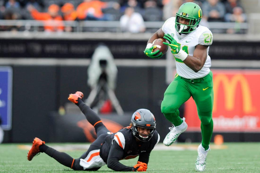 CORVALLIS &#8212; Everyone in the stadium and watching on TV knew exactly what Oregon State was going to do with the ball. The Oregon coaching staff and its defense knew what the Beavers were going to do. Yet, play after play, the Ducks were unable to stop&#160;the run game in &#8230;