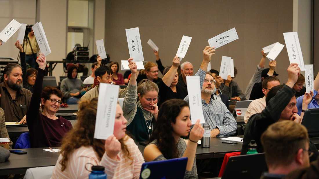 Ending a nine-month wait, the committee responsible for advising the UO Faculty Senate on student athletes&#8217; academic performance and welfare received an overhaul during today&#8217;s senate meeting, the last&#160;of the year. The motion has been awaiting vote&#160;since April. The newly renamed Intercollegiate Athletic Advisory Committee has been called inefficient due &#8230;