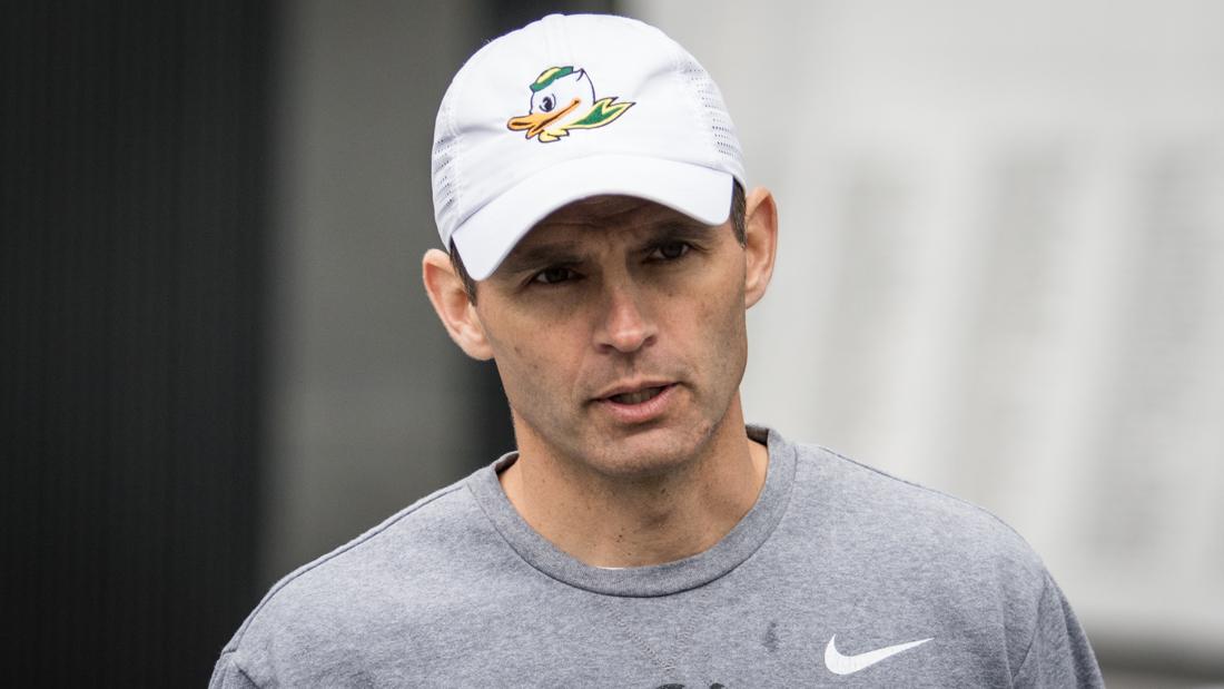 Former Oregon offensive coordinator Matt Lubick will take a job at Ole Miss coaching the team&#8217;s wide receivers, Fox Sports&#8217; Bruce Feldman reported Thursday afternoon. Lubick is no stranger to Ole Miss, having coached in Oxford under Ed Orgeron&#160;during the 2005 and 2006 seasons. SOURCE: Former #Oregon OC Matt Lubick &#8230;