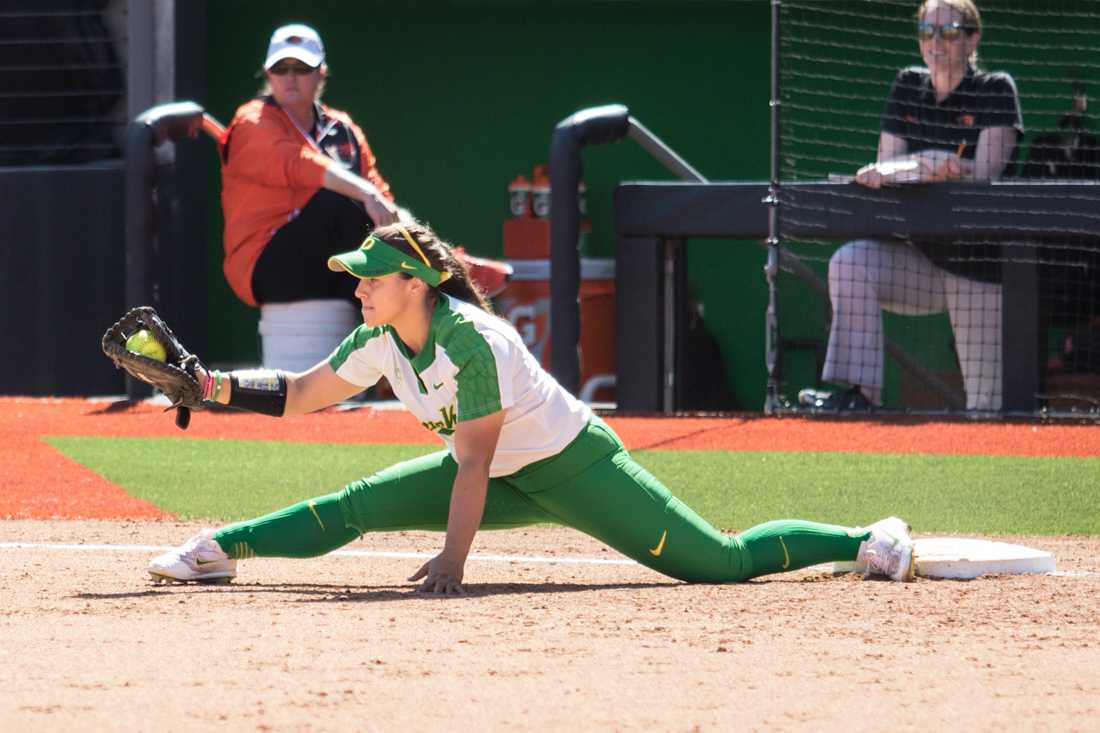 Oregon Ducks infielder Mia Camuso (7) stretches trying to make a play at first base. The Oregon Ducks play the Oregon State Beavers at Jane Sanders Stadium in Eugene, Ore., on April 30, 2017. (Aaron Nelson/Emerald)