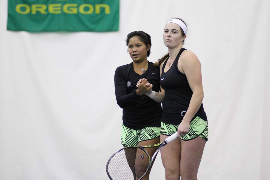 In the opening match of its 2018 season, the Oregon women&#8217;s tennis team flew past the Portland Pilots in Eugene, as Oregon beat the Pilots 5-2. Amid the first match nerves, the Ducks doubles pairs took care of business with two victories, sweeping the Pilots, and leaving the third doubles &#8230;