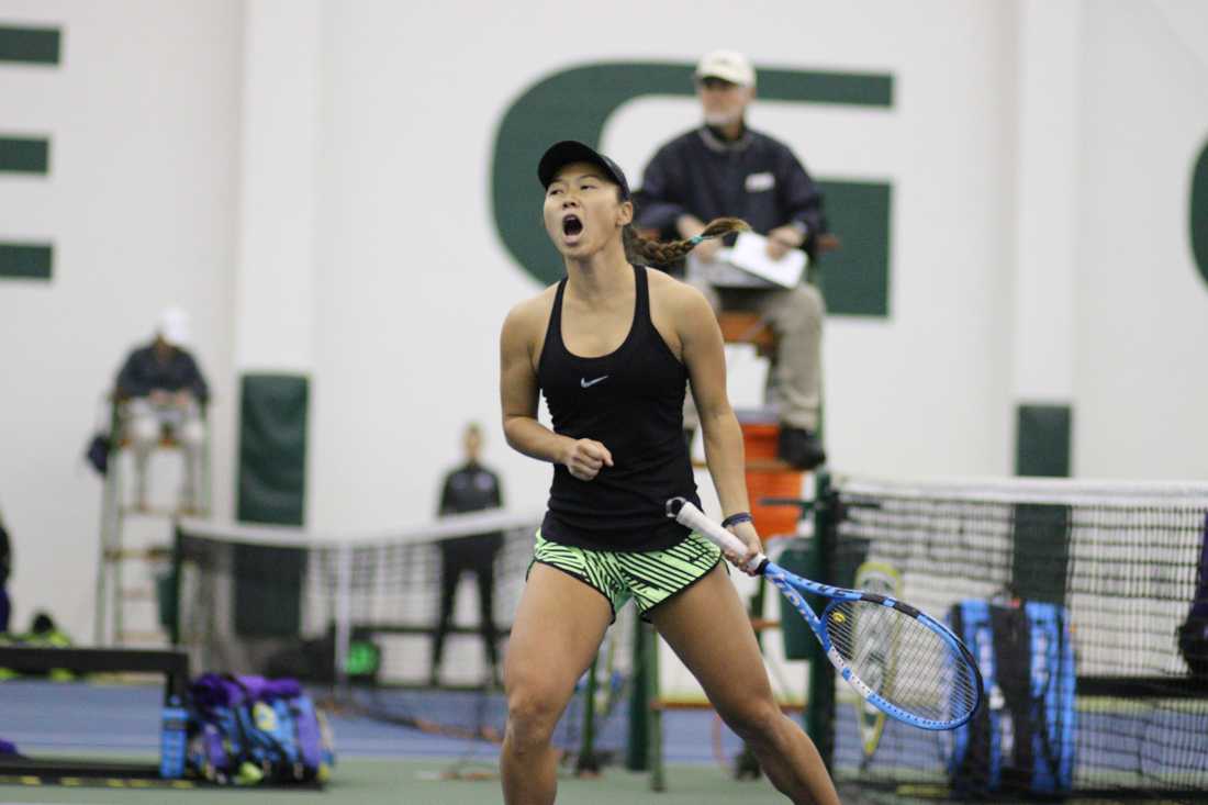 Oregon women&#8217;s tennis took its first road trip to San Diego Sunday afternoon, where the team claimed its first road win of the season in a 6-1 victory over the Toreros at the Cindy Hogan Tennis Center. The Ducks won their first two doubles matches, forcing the third match to &#8230;