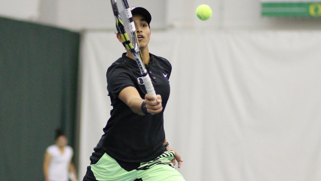 Oregon Ducks Shweta Sangwan runs towards the ball during her singles match. The Oregon Ducks face the Portland State Vikings at the Oregon Student Tennis Center in Eugene, Ore. on January 19, 2018. (Devin Roux/Emerald)