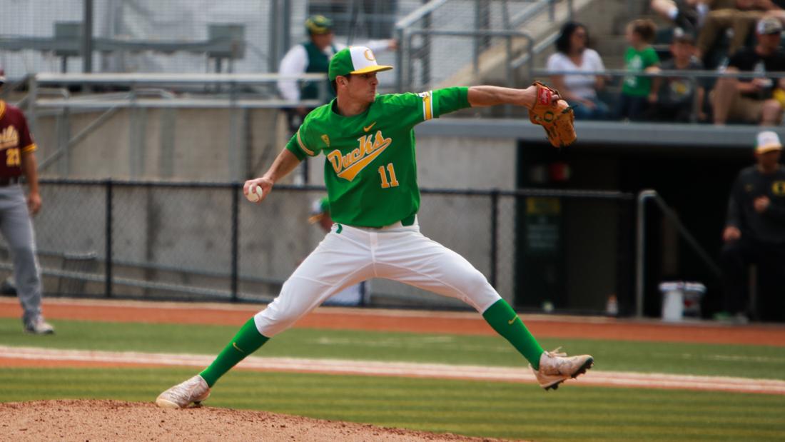 <p>Oregon baseball is looking for a comeback. The team will look to redeem itself after missing the postseason for two consecutive seasons, ending last year with an overall 30-25 record and 12-18 in the Pac-12. “We feel like we are the underdog this year,” senior Kyle Kasser said. “We’re not …</p>