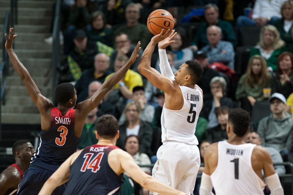 Ducks guard Elijah Brown (5) takes a jump shot. Oregon basketball take on the University of Arizona Wildcats at Matthew Knight Arena in Eugene, Ore. on Feb. 24, 2018. (Ben Green/Emerald)