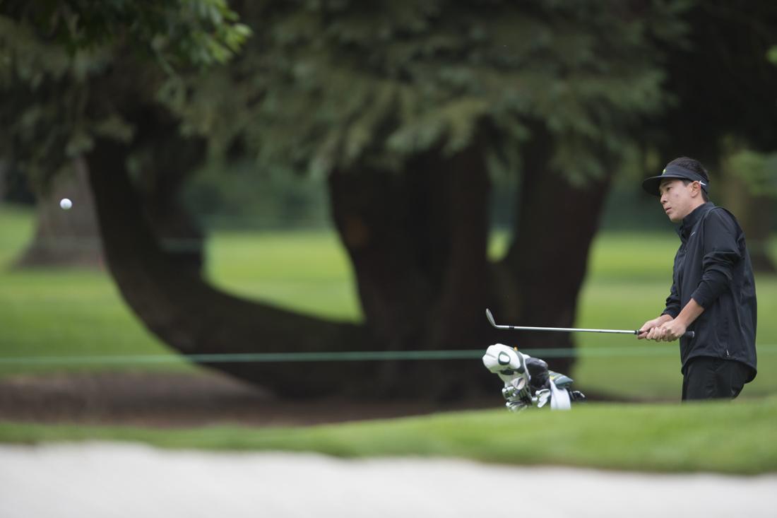 Sometimes it&#8217;s good to be home. The Oregon men&#8217;s golf team picked up its first victory of the season on Tuesday at the Duck Invitational at the Eugene Country Club, taking a share of the team title with Liberty as both teams finished +13. The tournament began Monday with two &#8230;