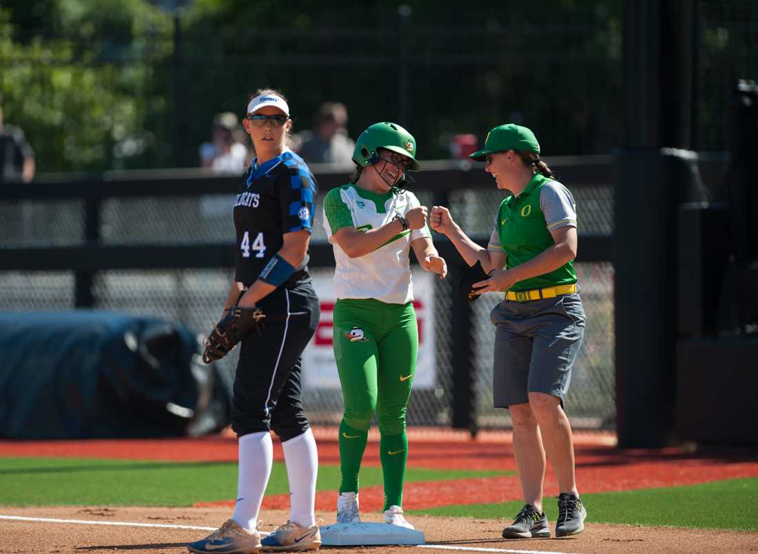 Sophomores Mia Camuso and Shannon Rhodes provided power in No. 6 Oregon&#8217;s (18-3) undefeated second day of the Unconquered Invitational in Tallahassee, Florida. At the JoAnne Graf Field on Saturday, Oregon earned the victory against the Hofstra Pride, 2-1, in the morning and against the Florida Gulf Coast Eagles, 5-1, &#8230;