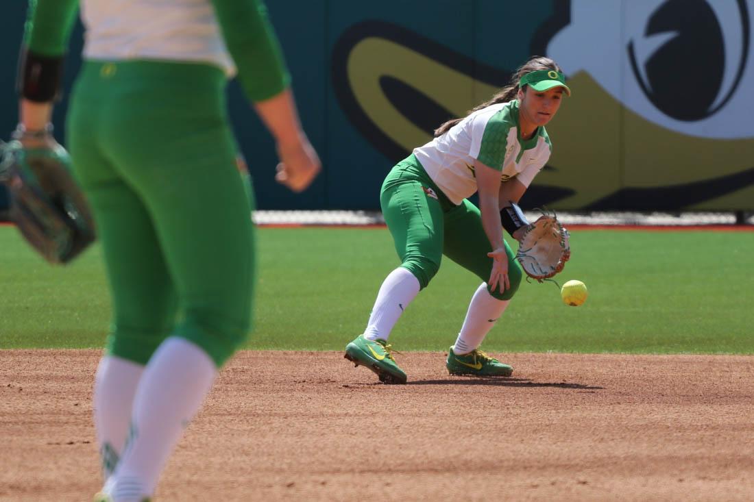 Ducks infielder Lauren Lindvall (8) catches the ball. The Oregon Ducks play the Stanford Cardinals at Jane Sanders Stadium in Eugene, Ore. on April 22, 2018. (Devin Roux/Emerald)