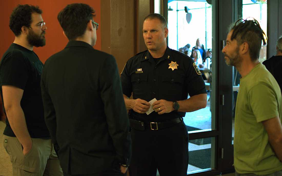 Eugene&#8217; Chief of Police Chris Skinner met with members of the public at Killer Burger in downtown Eugene on Friday afternoon. The event, which was referred to as a &#8220;Meat and Greet,&#8221; provided an opportunity for the public to converse with Skinner as well as numerous other members of the &#8230;