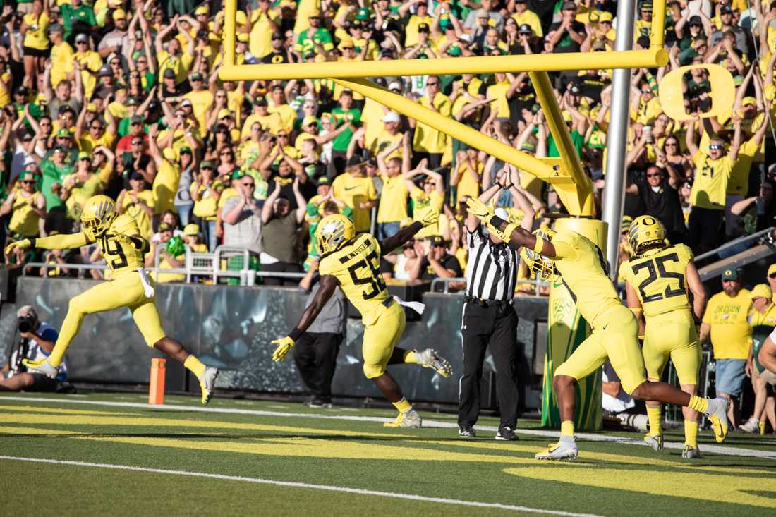 It was nearly a nightmare start to the season for Oregon football&#8217;s defense. The Ducks were missing tackles and misreading plays, as Bowling Green got off to an early 10-0 lead. Then, Oregon safeties coach Keith Heyward huddled the defense on the sideline. &#8220;He wanted us to play tighter coverage, &#8230;