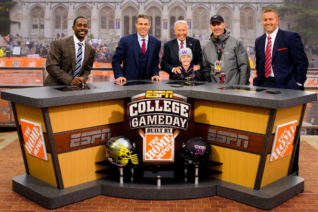 ESPN&#8217;s College GameDay, the popular national pregame show for college football, will take place on Oregon&#8217;s campus for the No. 20 Oregon Ducks (3-0) hosting No. 9 Stanford (3-0) on Saturday, Sept. 22 at 5 p.m. This will be the 10th time the GameDay crew has come to Eugene, the &#8230;