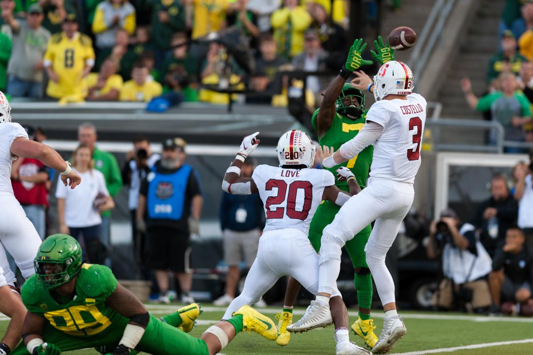 Key Plays Oregon stops Stanford on a rush up the middle on the Cardinal&#8217;s 15 to force a punt, which Ugo Amadi returns to the Stanford 49. Jaylon Redd gets into the end zone from 17 yards out, but the touchdown is brought back to the 1-yard line. Cyrus Habibi-Likio &#8230;