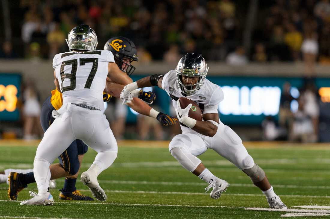 No. 19 Oregon lead No. 24 Cal 28-10 at halftime. Key Plays Cal opened the game with points, driving 72 yards in seven minutes, 29 seconds for a field goal. No. 24 Cal 3, Oregon 0. Oregon answered on its opening drive, but with a touchdown. Quarterback Justin Herbert hit &#8230;