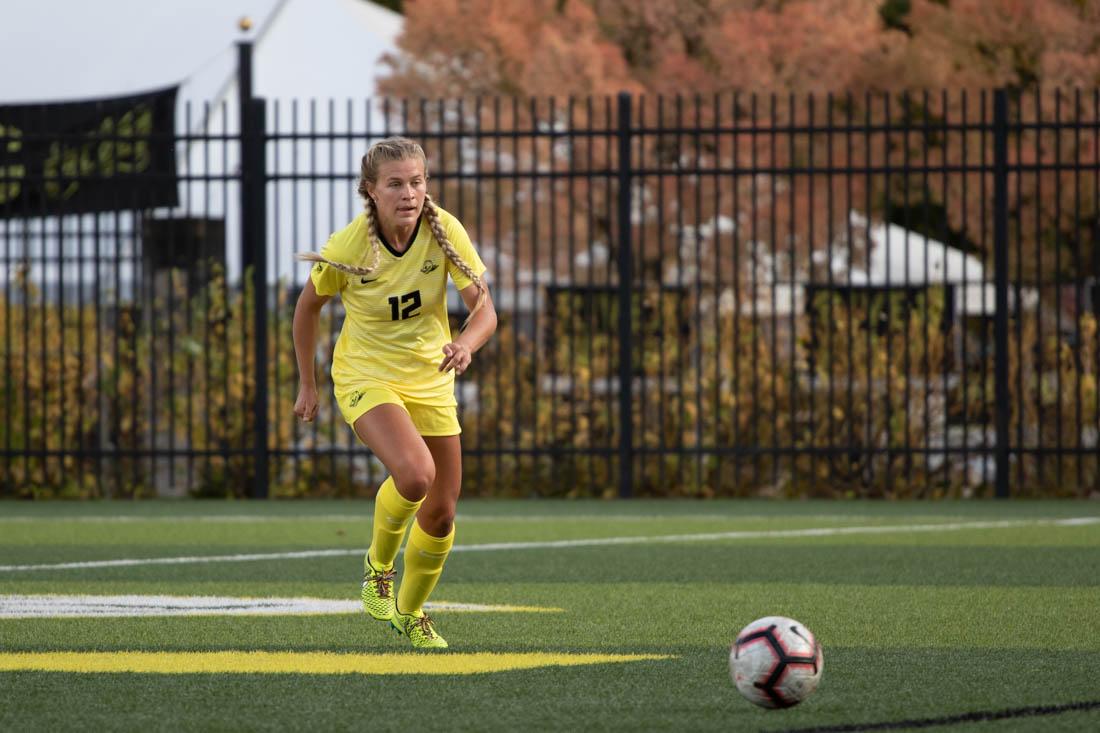 Oregon Ducks forward Bayley Bruner (12) runs towards the ball. Oregon Ducks Women&#8217;s Soccer hosts University of Arizona at Pap&#233; Field in Eugene, Oregon on Oct. 28, 2018. (Devin Roux/Emerald)