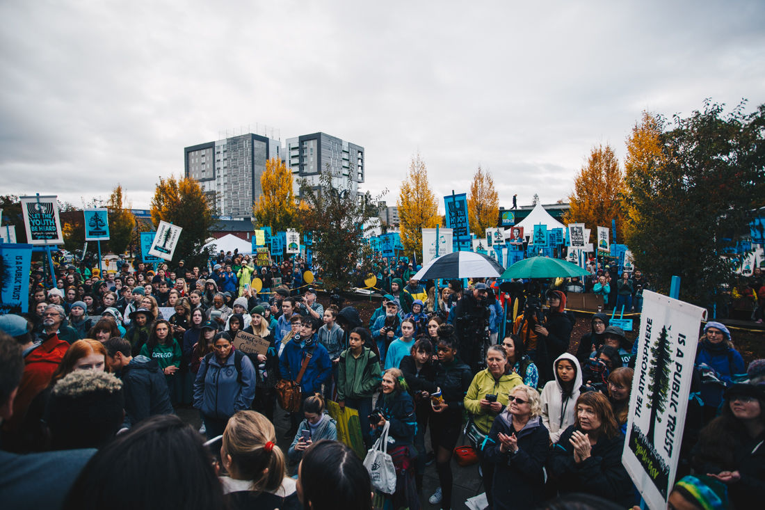 Hundreds of students and community members attend the "Let The Youth Be Heard" rally in Eugene, Ore. in support of the Juliana v. United States climate change Supreme Court case on Oct. 29, 2018. (Sarah Northrop/Emerald)