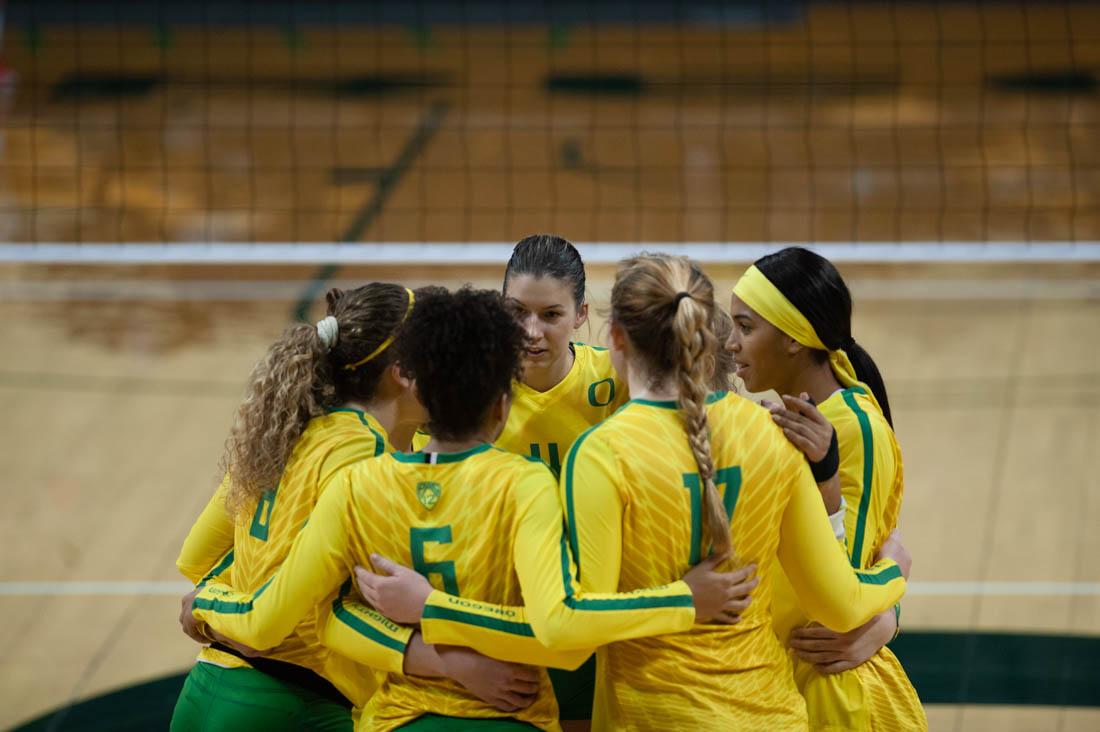 Oregon Ducks volleyball hosts Utah at Matt Knight Arena in Eugene Ore. on Nov. 14, 2018. (Devin Roux/Emerald)