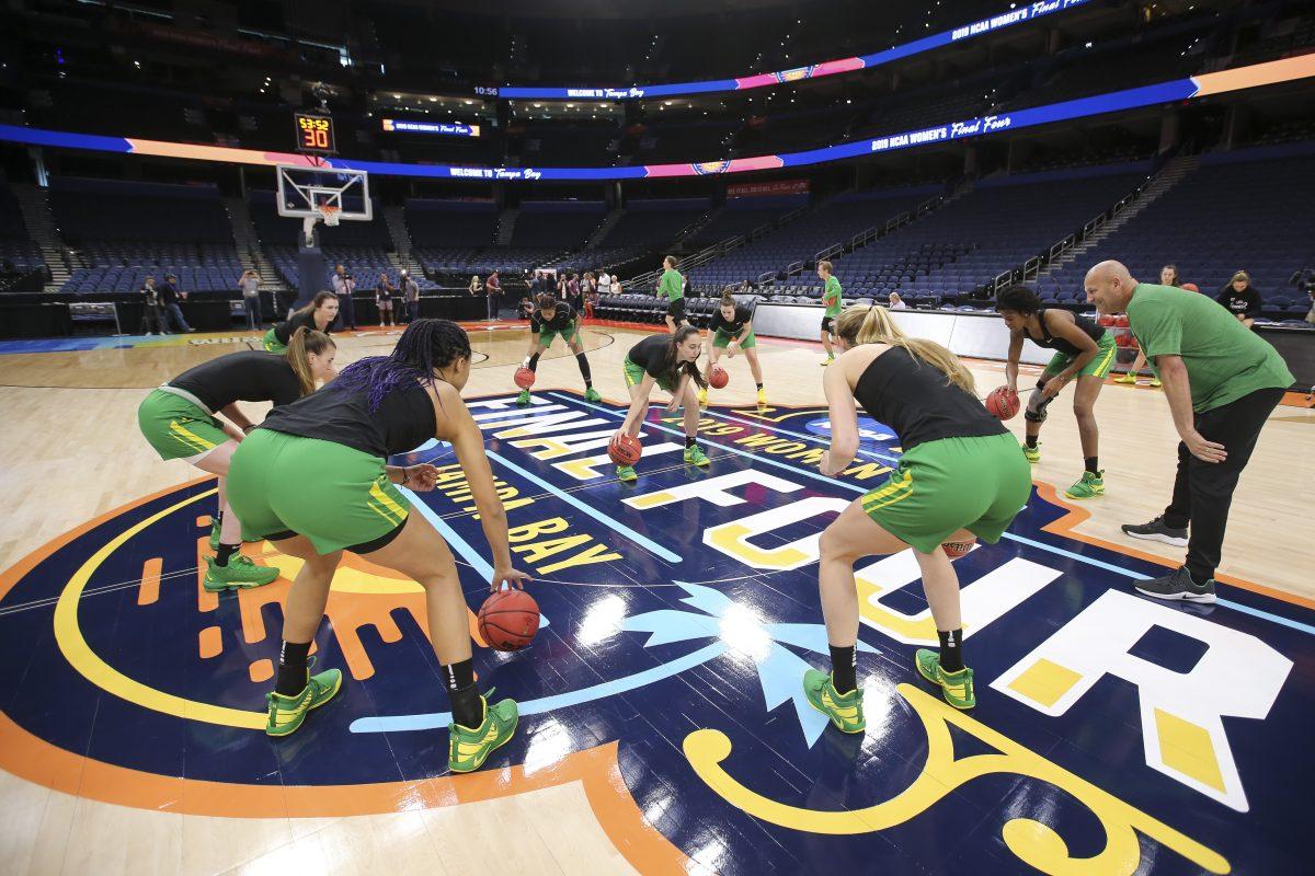 <p>The Ducks practice at the Amalie Arena in preparation for their final four game vs. Baylor in Tampa Bay, Florida on April 4, 2019 (Courtesy of Eric Evans/Oregon Athletics)</p>