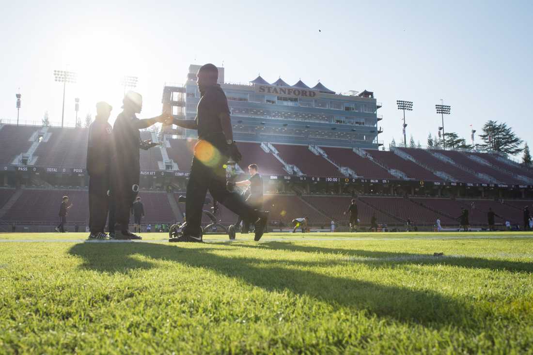 The Ducks prepared take on Stanford. The Oregon Ducks head south to face No. 7 Stanford in Palo Alto at Stanford Stadium on Nov. 7, 2015. (Cole Elsasser/Emerald)