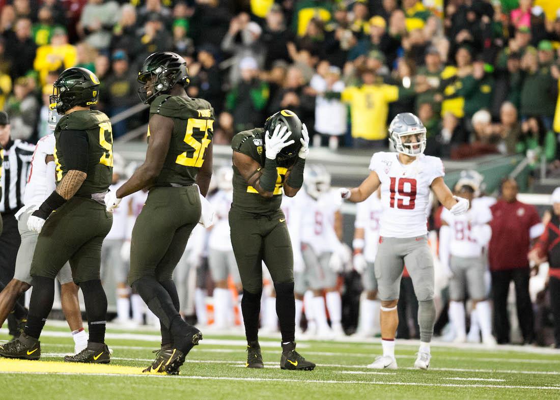 The Ducks express frustration. Oregon Ducks Football takes on Washington State at Autzen Stadium in Eugene, Ore. on Oct. 26, 2019. (Madi Mather/Emerald)