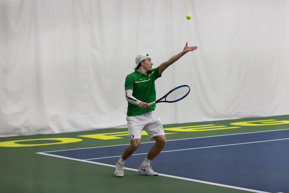 Ducks sophomore Jesper Kl&#246;v-Nilsson prepares to serve against the Vikings. Oregon Ducks men's tennis take on Portland State Vikings at the Student Tennis Center on Feb. 06, 2021. (Maddie Stellingwerf/Emerald)