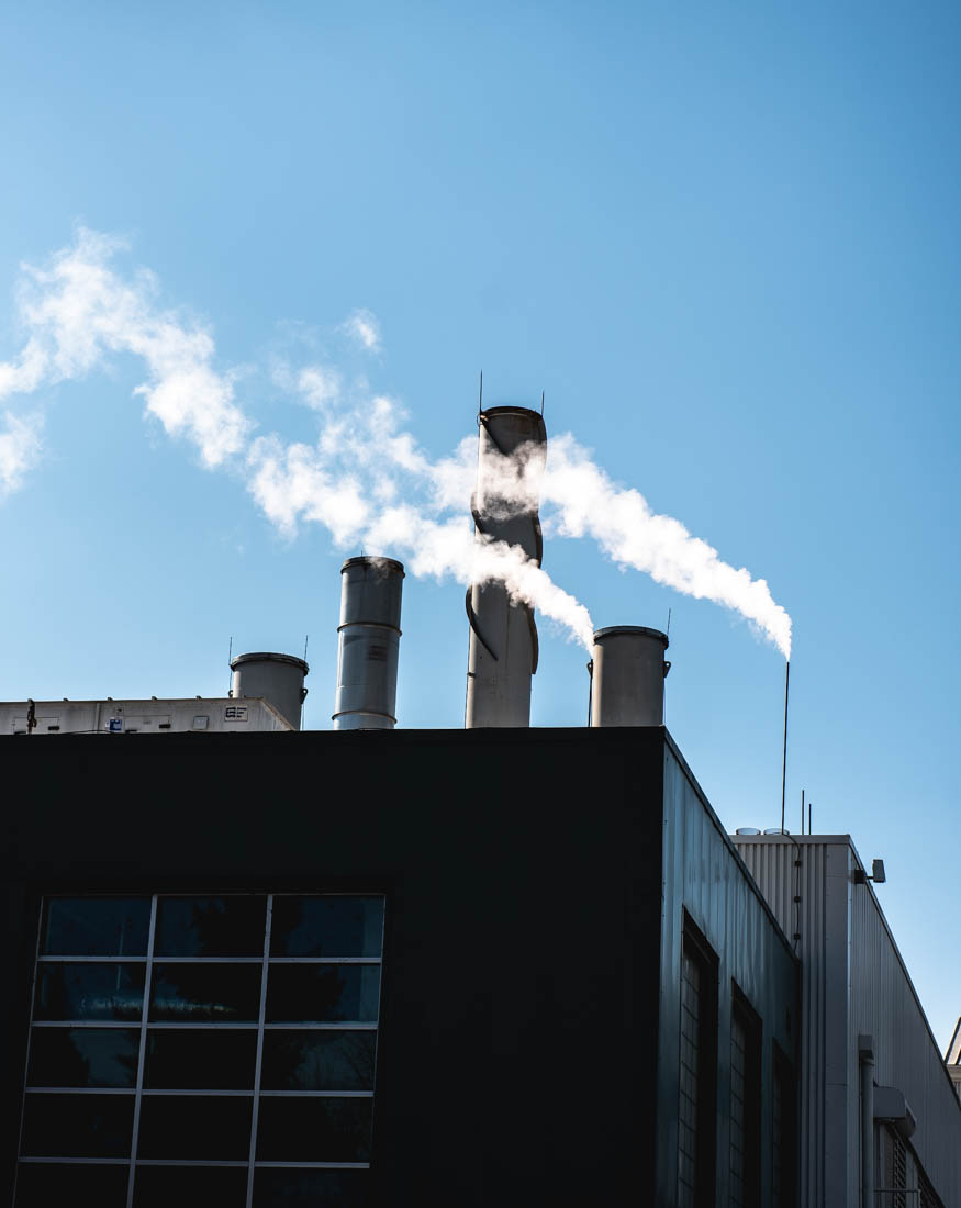 Steam is produced at UO Central Power Station in order to heat the University&#8217;s campus through a direct heating system. The UO Central Power Station is responsible for providing energy to the University of Oregon. (Ian Enger/Emerald)