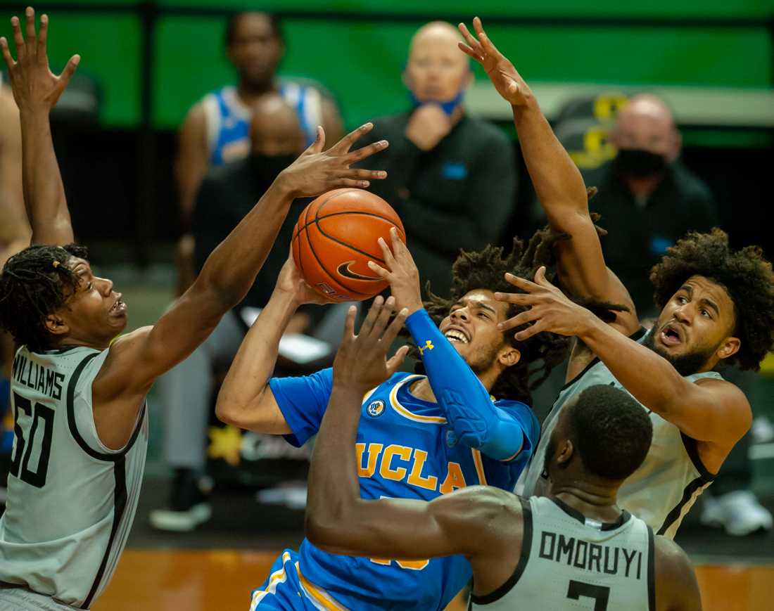 Oregon Ducks take on UCLA Bruins at the Matthew Knight Arena in Eugene, Ore., on March 3, 2021. (Maddie Knight/Emerald)