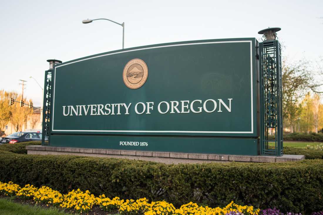 The University of Oregon sign located on Franklin Blvd. and Agate St. welcomes visitors to campus. (Marissa Willke/Emerald)