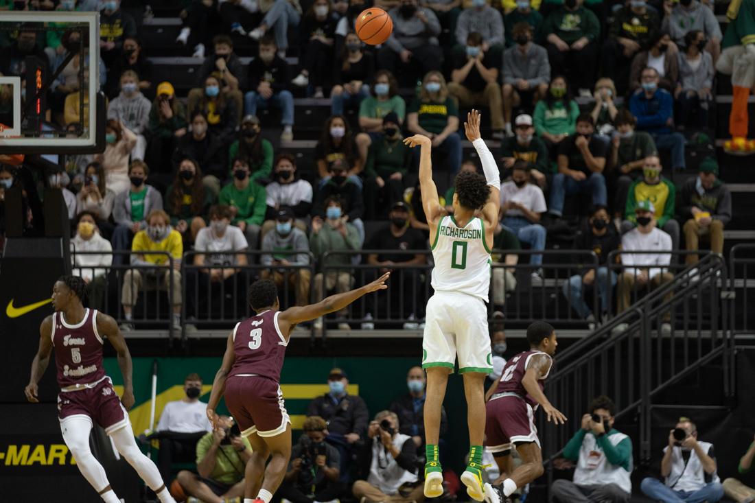 Ducks guard, Will Richardson (0), takes an open three point shot. The Oregon Ducks Men&#8217;s Basketball team faces the Texas Southern Tigers, in their first game of the season on November 9th, 2021, at Matthew Knight Arena. (Serei Hendrie/Emerald)