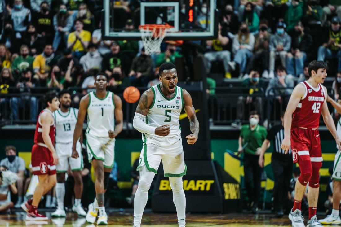 De'Vion Harmon yells out after making a basket. The Oregon Ducks Men&#8217;s Basketball team faces Stanford, on February 10th, 2022, at Matthew Knight Arena. (Serei Hendrie/Emerald)