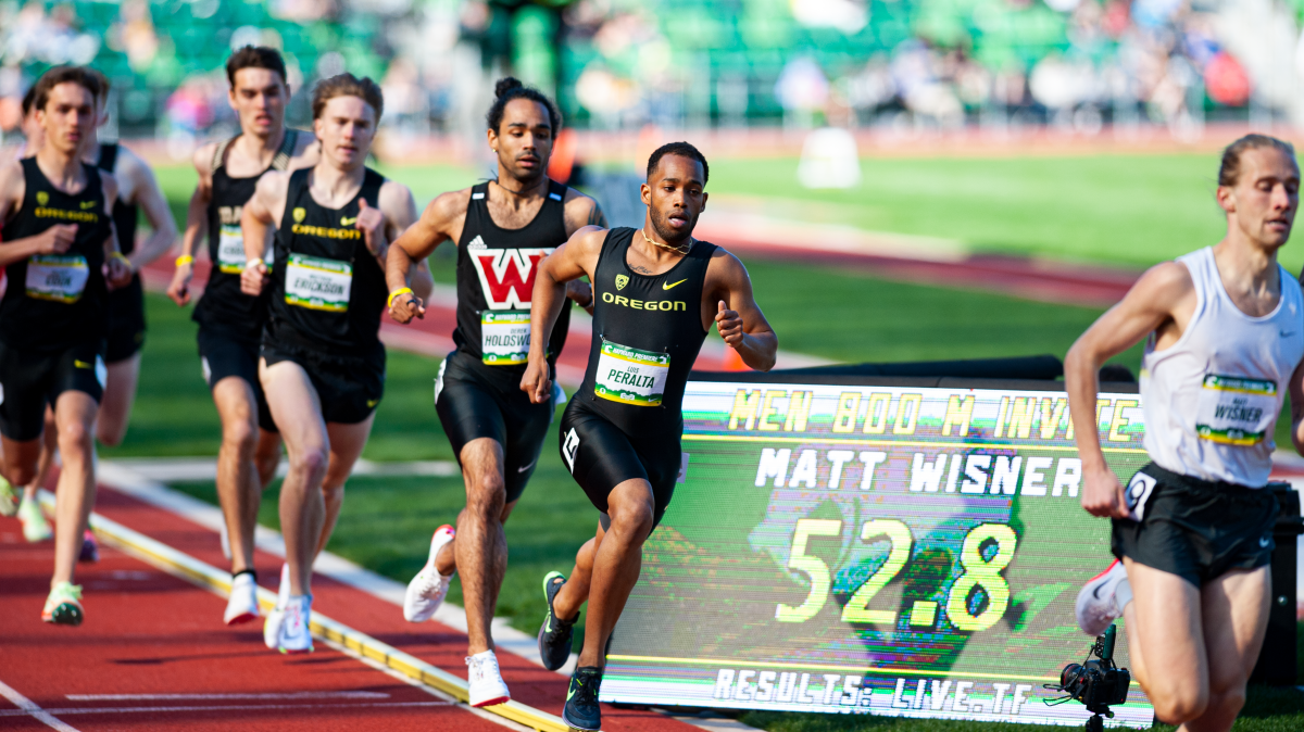 Oregon&#8217;s Luis Peralta leading the pack. The second day of the Hayward Premiere track meet hosted at Hayward Field on April 2, 2021. (Liam Sherry/Emerald)