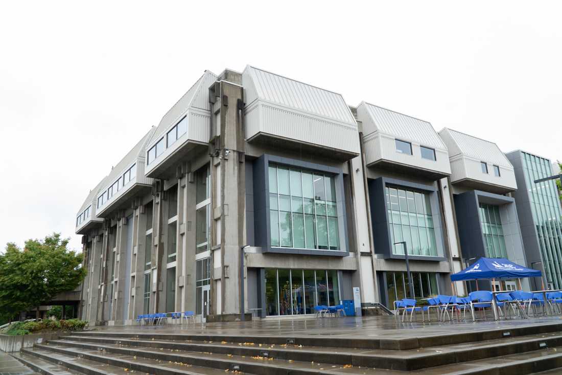 Lane Community College's Center building sits empty due to having no students on campus. Lane Community College has decided to continue with remote learning through the fall. (Serei Hendrie/ Emerald)2