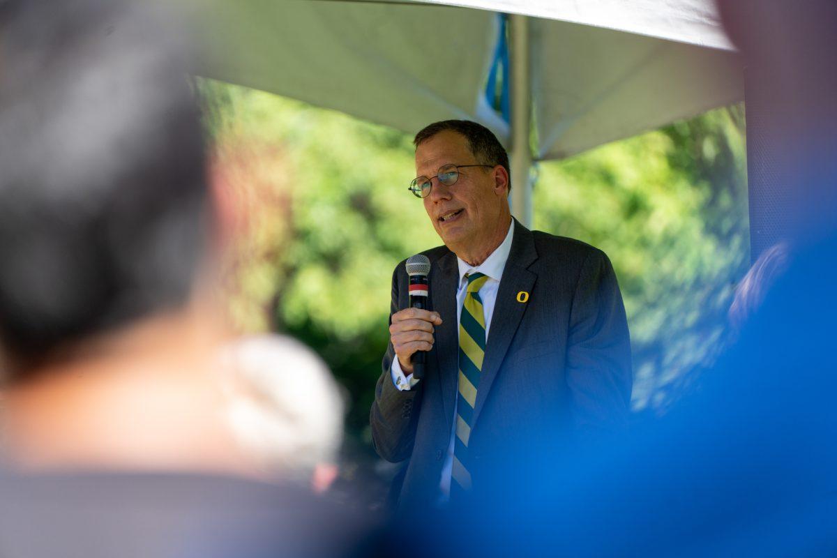 President Scholz gives remarks at the summer ice cream social. The University of Oregon hosted a meet-and-greet with President John Karl Scholz on July 12, 2023. (Nicholas Walcott/University Communications)