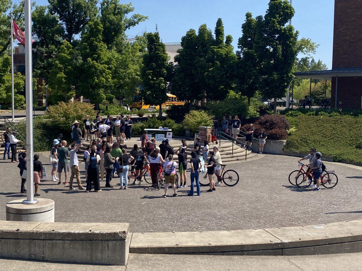 Starbucks workers rallied against union-busting and for contract signing at the Erb&#160;Memorial Union on Wednesday, Aug. 2. (Jonathon Media/Emerald).&#160;