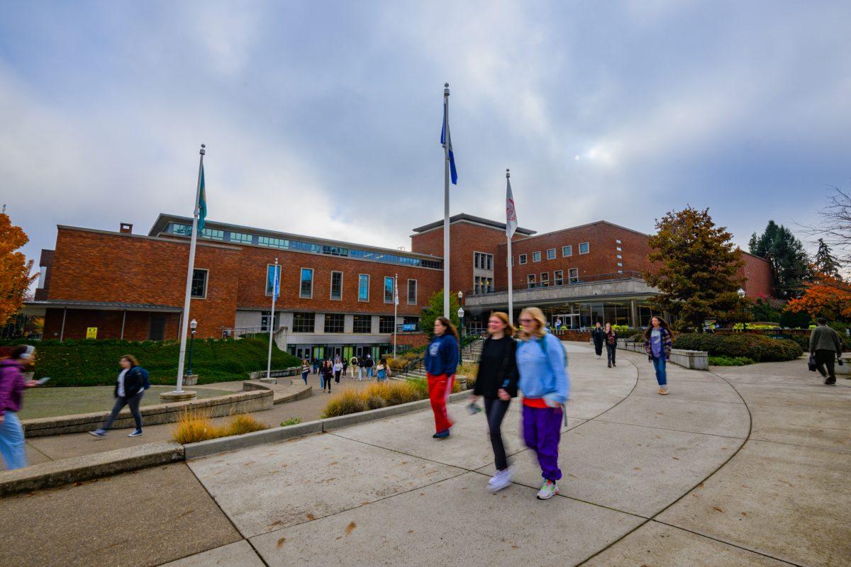 Located on the University of Oregon grounds, Erb Memorial Union bustles with activity on Nov. 8, 2023. (Eric Becker/Emerald)