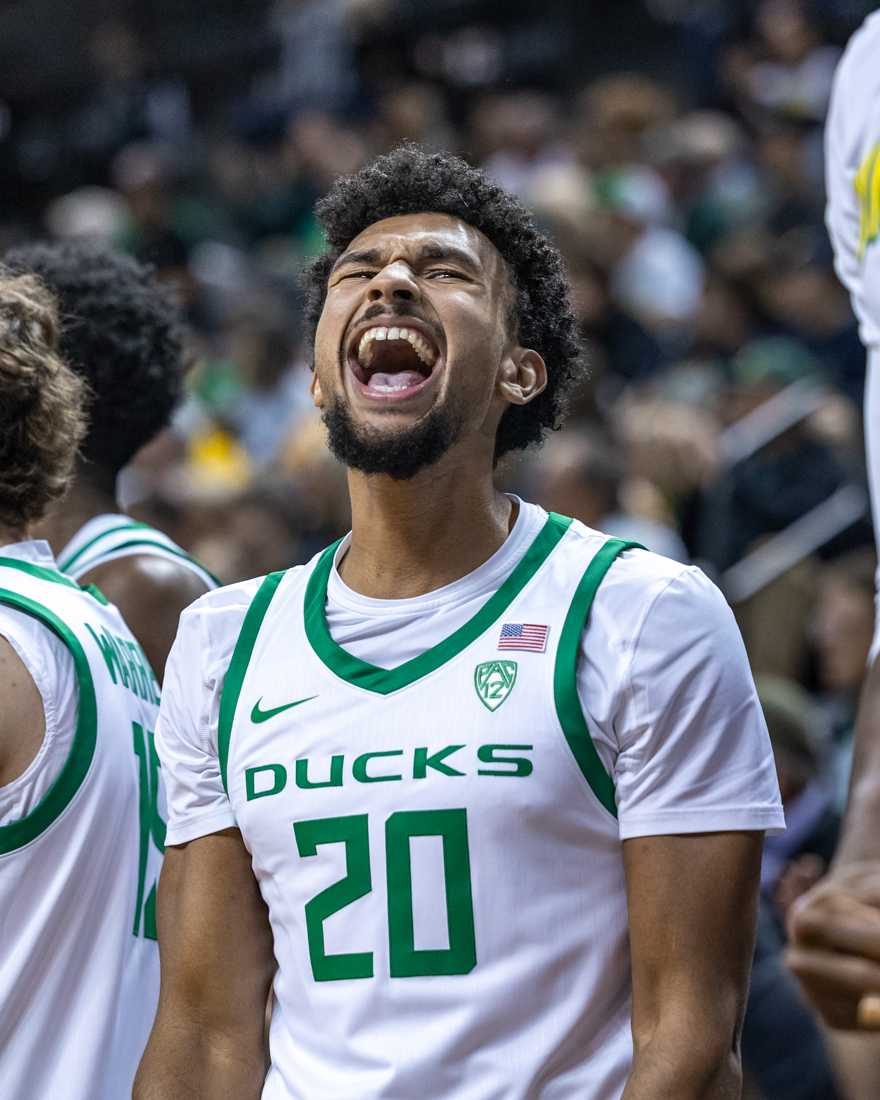 The Oregon Ducks men&#8217;s basketball team takes on the Michigan Wolverines on Dec. 2, 2023, in Eugene, Ore. (Molly McPherson/Emerald)