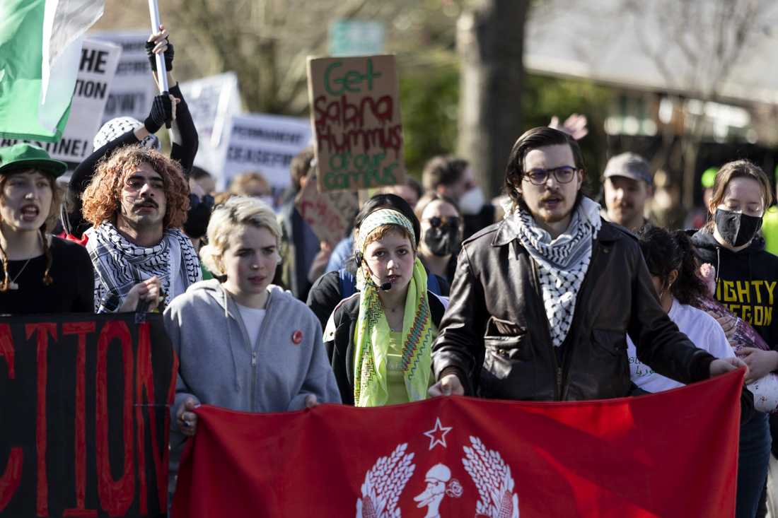 Students and community members gathered and marched in support of a ceasefire to the Israel-Hamas war on Feb. 10, 2024. (Alex Hernandez/Emerald)