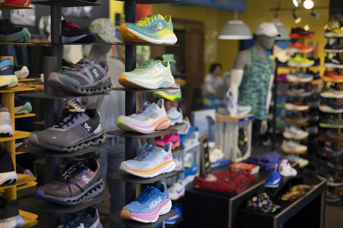 Shoes and other merchandise are seen inside of Run Hub Northwest on March 6, 2024. (Alex Hernandez/Emerald)