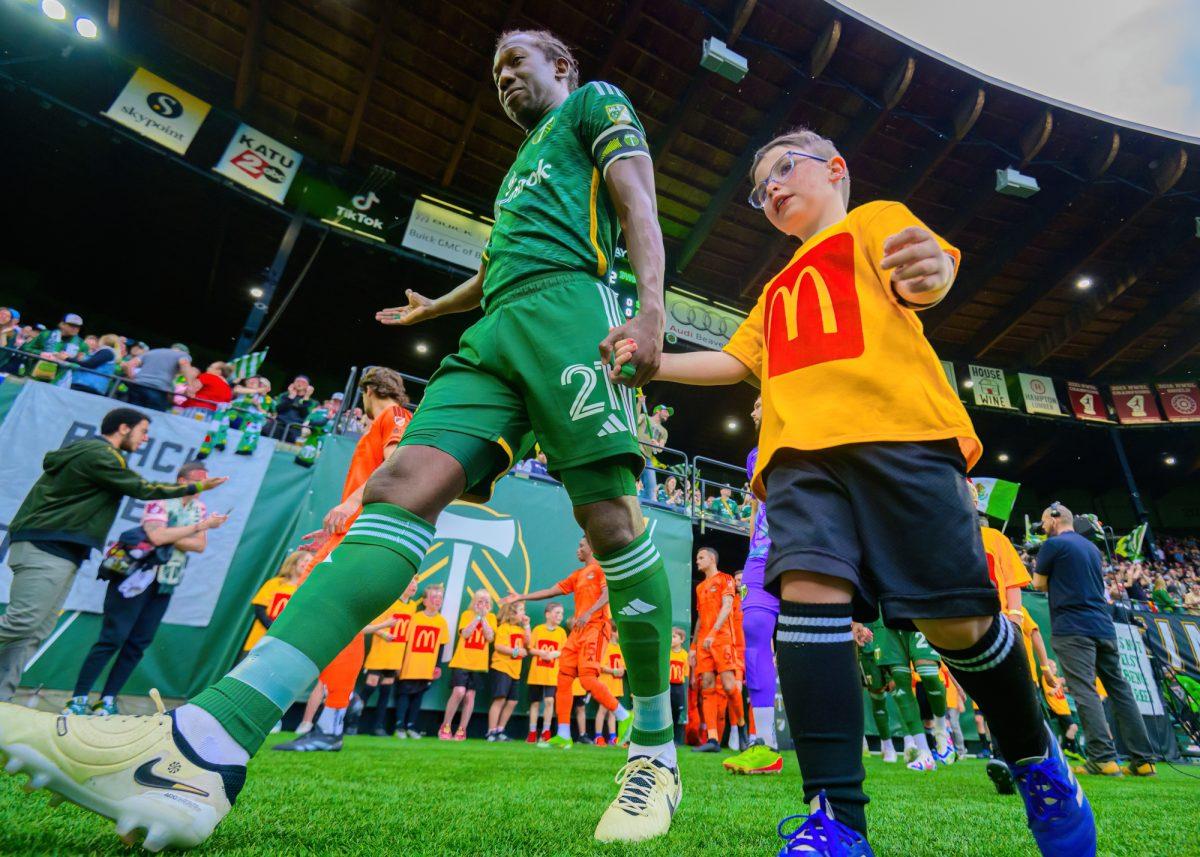 Timbers midfielder Diego Chara (21) walks onto the field before the match. Portland Thorns FC tied with Houston Dynamo FC 2-2 in a regular season MLS match at Providence Park in Portland, Ore., on Jun. 1, 2024. (Eric Becker/Emerald)