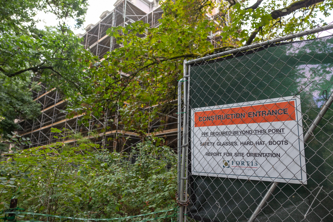 The construction entrance to University Hall sits in the middle of a sidewalk between University Hall and Allen Hall. (Molly McPherson/Emerald)