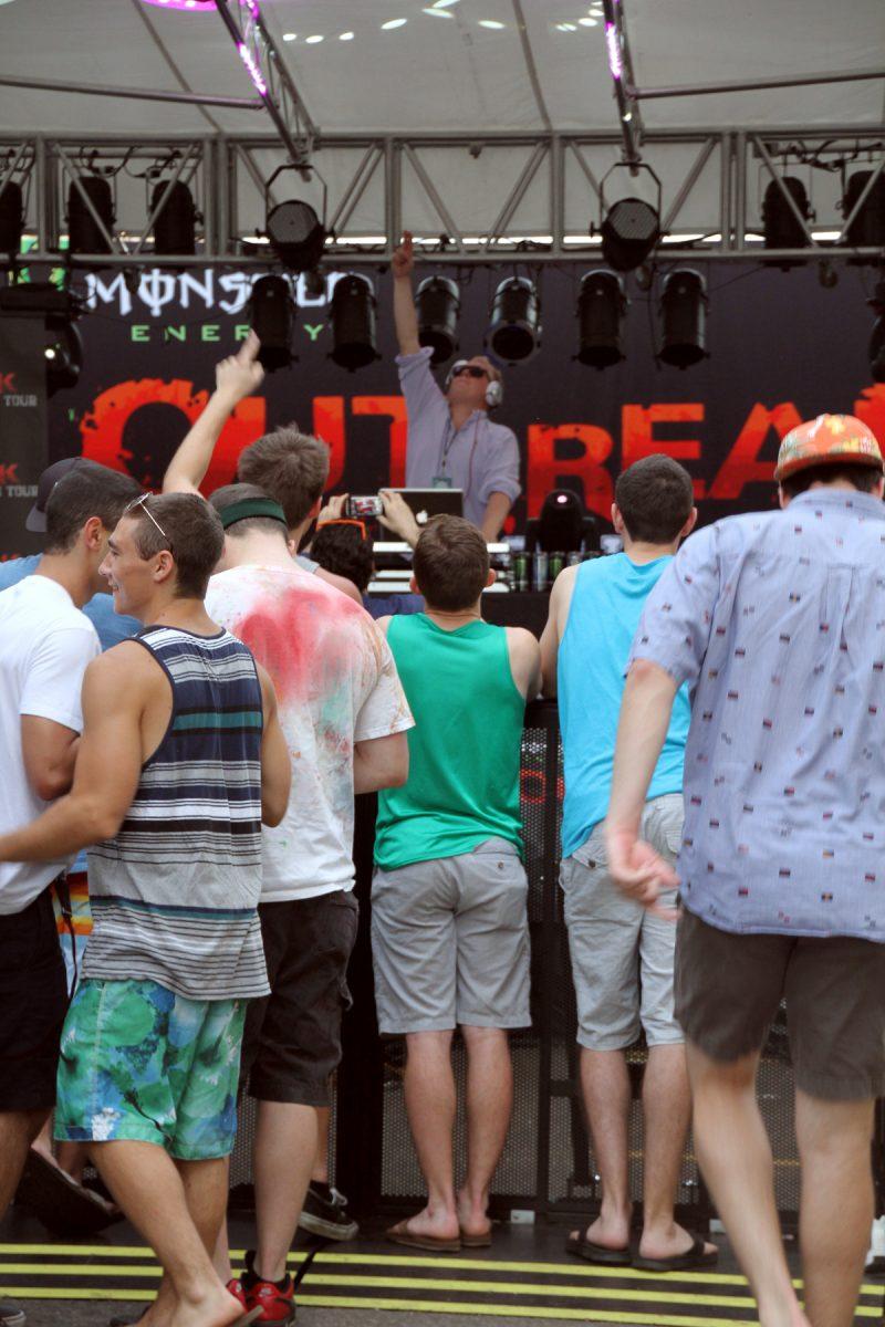 Story by Stephanie Hinson Photos by Elizabeth McNamara and Virginia Werner [slideshow_deploy id=&#8217;20055&#8242;] Crowds of people gathered around the University of Oregon campus from noon to midnight on Saturday afternoon for the annual Willamette Valley Music Festival (WVMF.) Various scents of faire food filled the air as students and community [&#8230;]