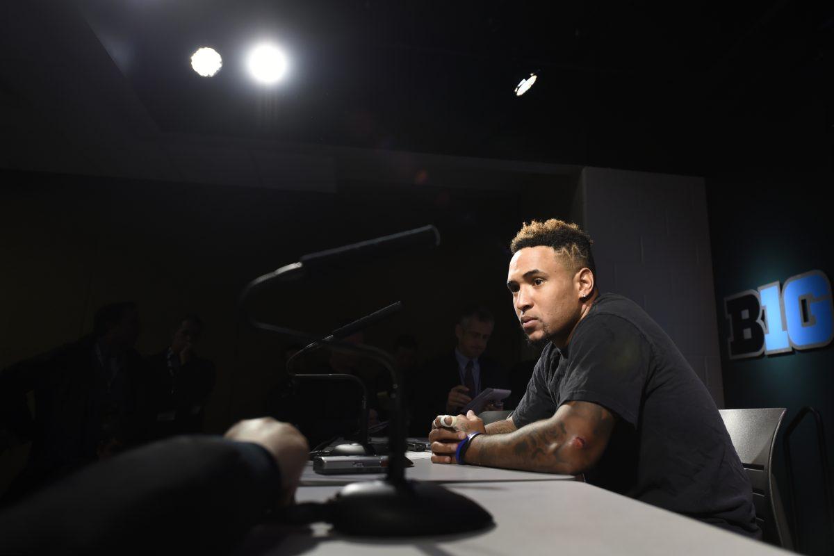 Vernon Adams Jr. was the last player to take the podium as lights and cameras quickly brightened the lifted stage following No. 5 Michigan State&#8217;s (2-0) 31-28 victory over No. 7 Oregon (1-1). Adams, who finished the game 22-of-39 for 309 yards, one touchdown and two picks, knew he had &#8230;